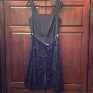 Pelicana Black Knee Length Dress Size L
